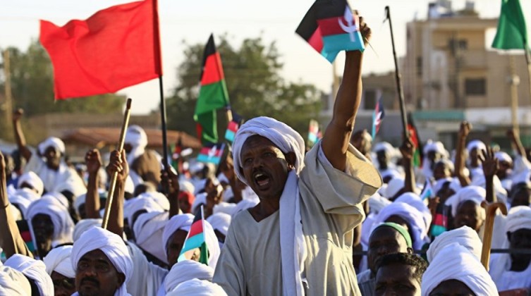 الأمن السوداني يفرق مئات المتظاهرين في الخرطوم
