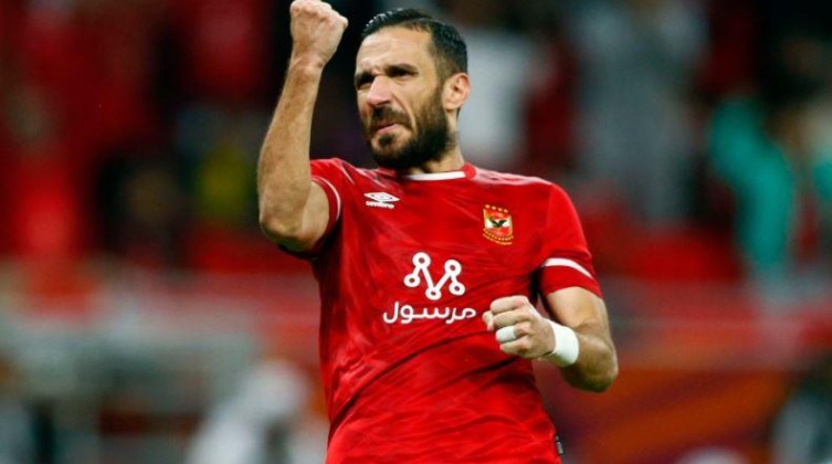 شاهد- الأهلي يتغلب على أسوان بهدف نظيف ويصعد لصدارة الدوري