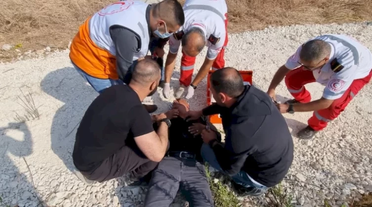 إصابة رئيس هيئة مقاومة الجدار والاستيطان جراء اعتداء جيش الاحتلال عليه شمال طولكرم
