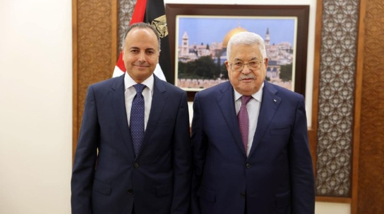 الرئيس عباس يتقبل أوراق اعتماد السفير المصري لدى فلسطين