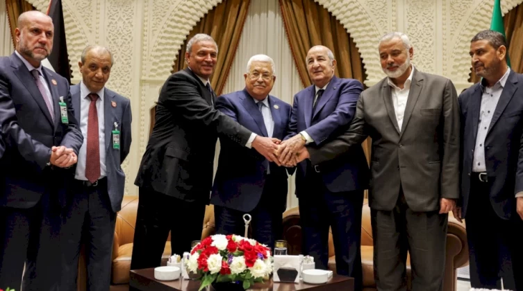 الكشف عن الورقة الجزائرية الكاملة لإنهاء الانقسام الفلسطيني