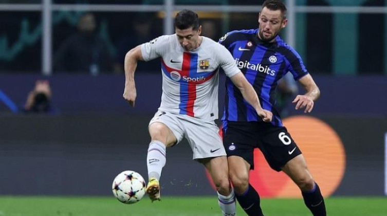 برشلونة ضد إنتر ميلان.. الموعد والتشكيل المتوقع والقنوات الناقلة