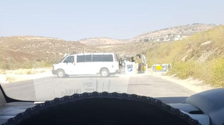 بالفيديو: إصابة خطيرة لجندي إسرائيلي في عملية إطلاق نار بنابلس
