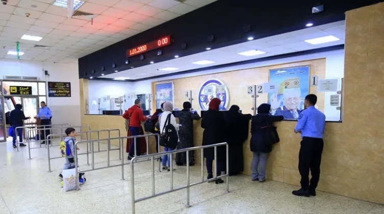 قرار بتعديل ساعات عمل معبر الكرامة غدا
