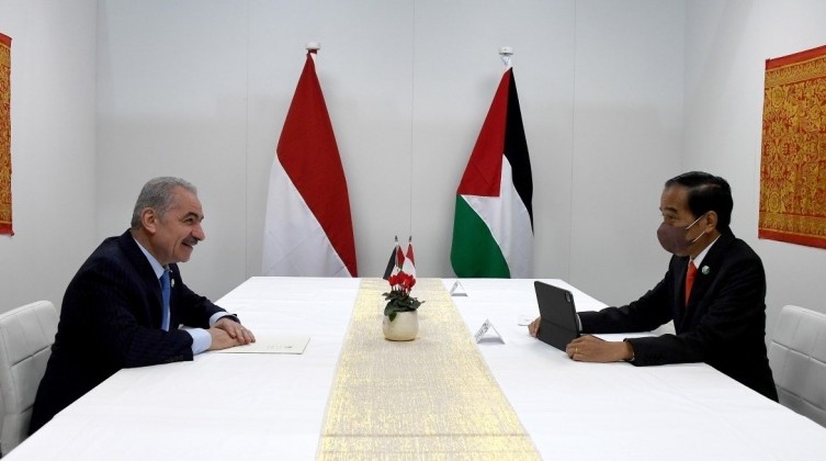 ماذا قال اشتية أمام الرئيس الأندونيسي بشأن القضية الفلسطينية؟
