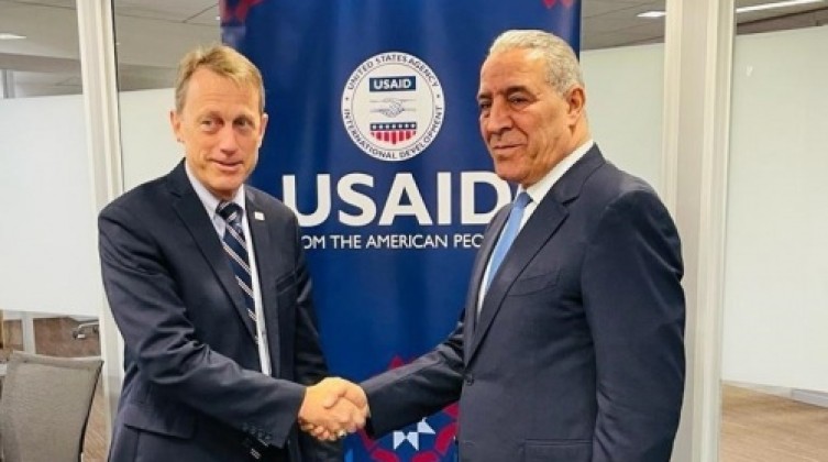 الشيخ يجتمع مع مسؤولين من الـ (USAID) في مقرها بواشنطن