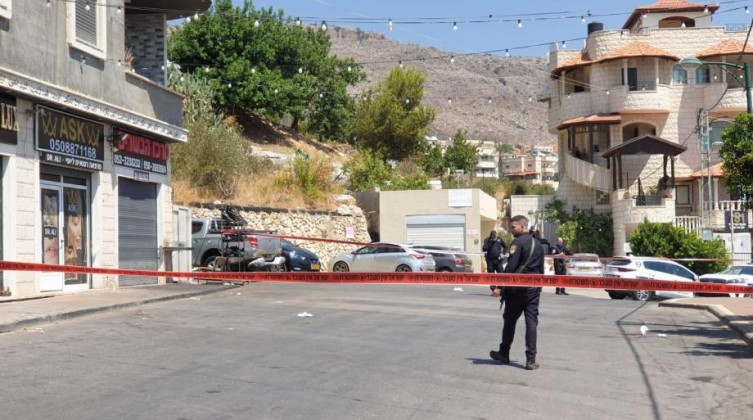 مقتل شاب وإصابة آخر بجريمتي إطلاق نار في الداخل المحتل