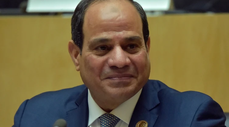 السيسي: موارد مصر المائية بدأت تعجز عن تلبية احتياجات سكانها