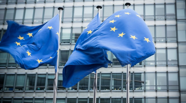 "مستشار اشتية" يتحدث عن مستجدات تمويل الاتحاد الأوروبي لفلسطين 2022