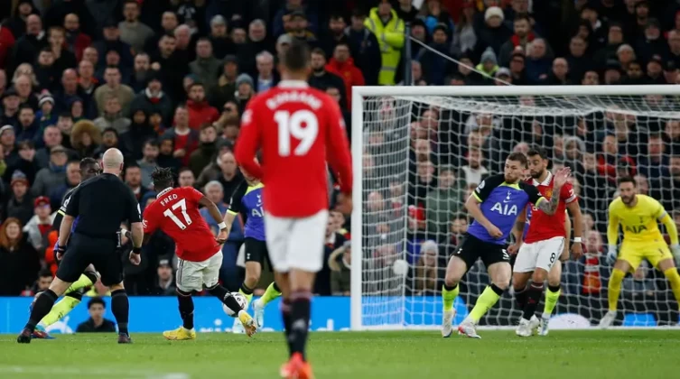 ملخص مباراة مانشستر يونايتد وتوتنهام (2-0) في الدوري الانجليزي