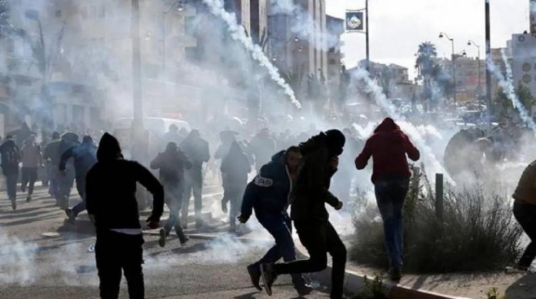 إصابة مواطنين خلال مواجهات مع الاحتلال في بلدة بدو بالقدس