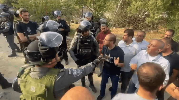 قوات الاحتلال تقتحم بيت عزاء الشهيد عدي التميمي في القدس