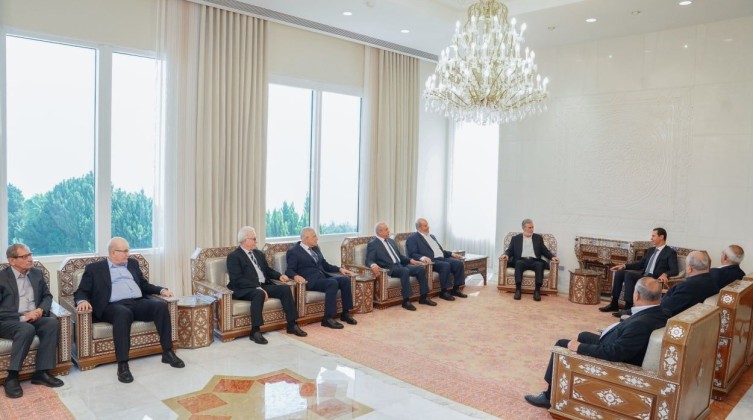 بالصور: مخرجات لقاء الرئيس السوري مع وفد الفصائل الفلسطينية