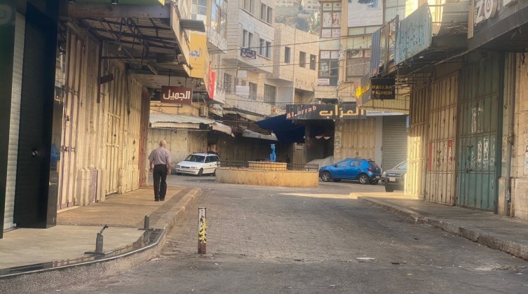 تمديد الاضراب التجاري في مخيم شعفاط