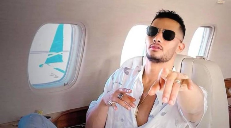 صورة: لهذا السبب محمد رمضان يتخلّى عن شعره الطويل