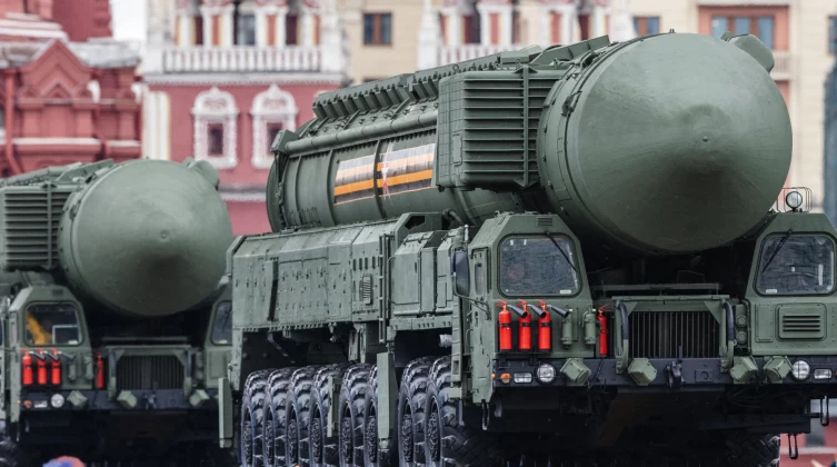 روسيا تعلن عن بدء مناورات بالأسلحة نووية