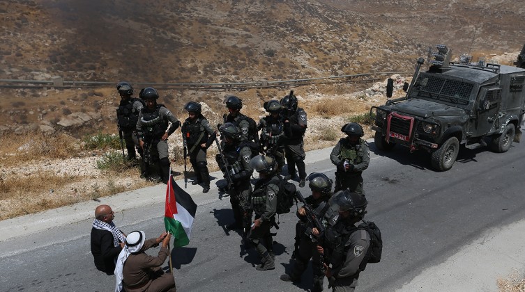 إصابة مواطنين خلال مواجهات مع قوات الاحتلال في الضفة