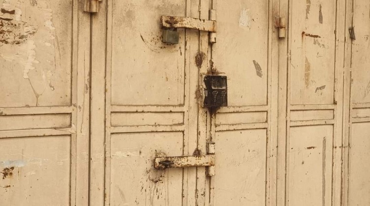 بالصور: الإضراب الشامل يعم محافظات الضفة حدادا على روح الشهيد التميمي
