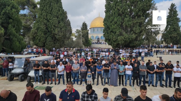 ألف مُصلٍ أدوّا صلاة الجمعة في المسجد الأقصى