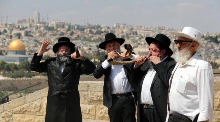 جماعات استيطانية تعرض مكافئات مالية لمن يدنس الأقصى بالبوق والقرابين