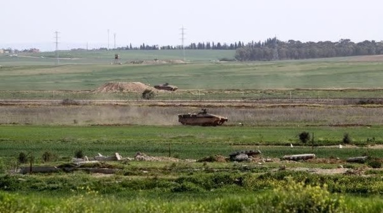 الاحتلال يطلق النار والغاز صوب المزارعين شرق خان يونس