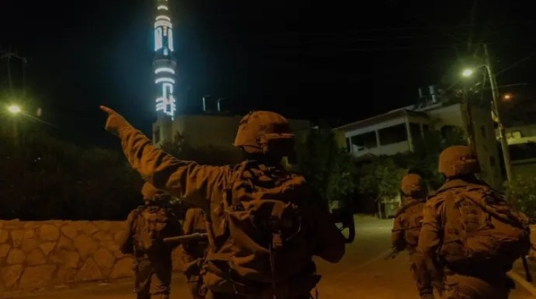 بالفيديو: إصابة 6 مستوطنين إحداها خطيرة في عملية إطلاق نار بالخليل