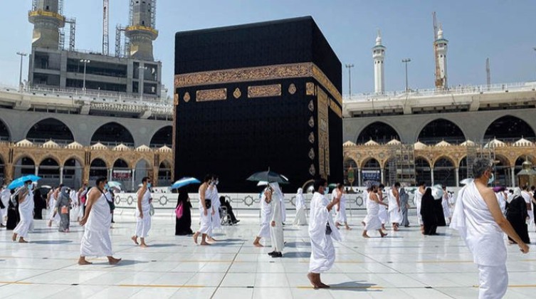 أبو مذكور ينفي ما يتم تداوله حول تحديد أسعار موسم العمرة