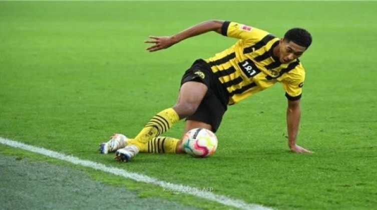 بوروسيا دورتموند يكتسح شتوتجارت بخماسية في الدوري الألماني