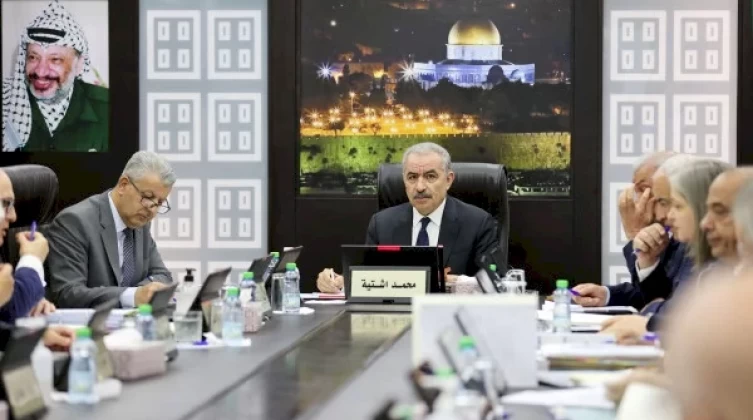 اشتية يطالب بوضع عصابات المستوطنين على قوائم "الإرهاب"