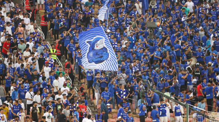 الهلال يتوج بجائزة الجمهور المثالي في الدوري السعودي