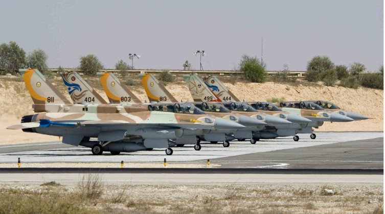 جيش الاحتلال، يفتح تحقيق بهبوط طائرة مدنية في مطار عسكري