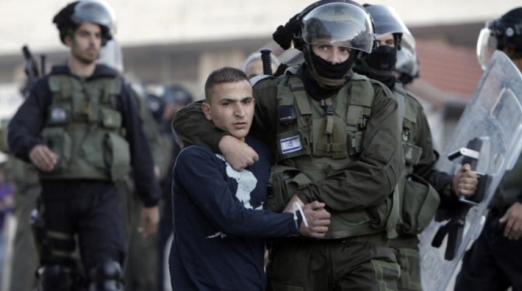 قوات الاحتلال تعتقل شاباً فلسطينياً شرق القدس