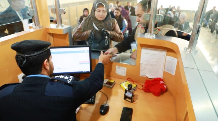 "داخلية غزة" تتحدث عن مغادرة الفوج الثاني من المعتمرين