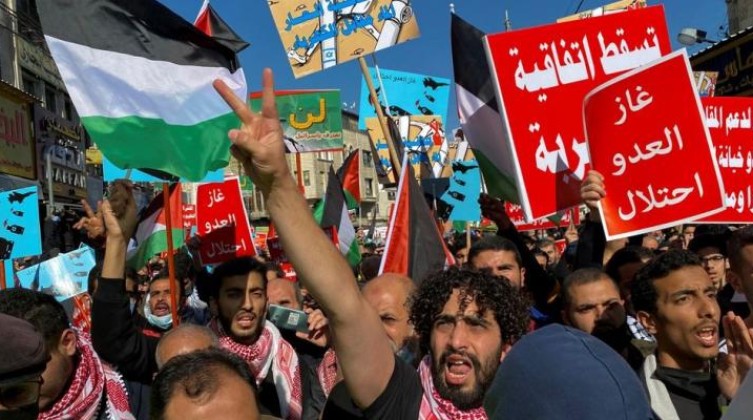 وقفة احتجاجية في الأردن رفضا لاتفاق "الماء مقابل الكهرباء" مع اسرائيل