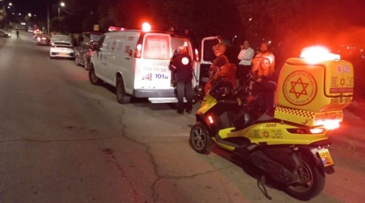 إصابة مستوطنة إسرائيلية بجروح خطيرة جدا في رأسها بـ"كريات أربع"