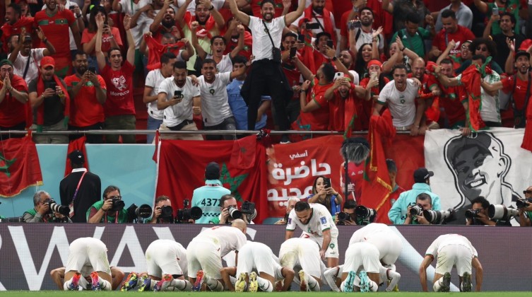 شاهد- المغرب تضرب بلجيكا بثنائية تاريخية وتنتزع صدارة المجموعة في كأس العالم 2022