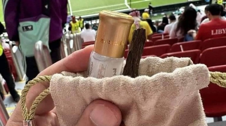 بالصور: تعرف على محتويات حقيبة الهدايا للمشجعين في كأس العالم 2022