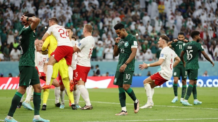 شاهد- بولندا تتصدر المجموعة الثالثة بفوزها على السعودية في كاس العالم