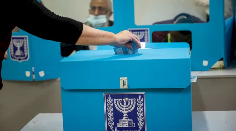 فتح صناديق الاقتراع لانتخابات الكنيست الـ25