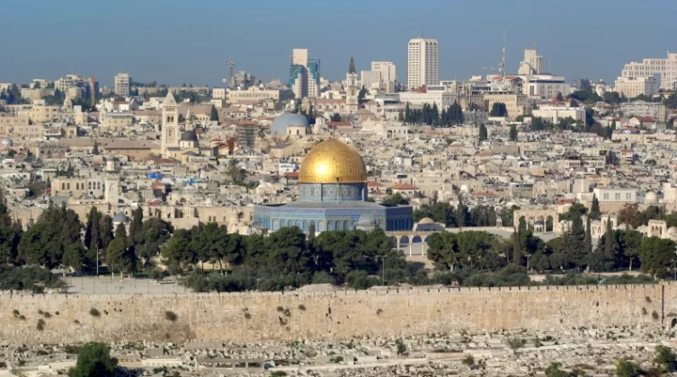 اشتيه: بريطانيا تؤكد عدم نقل سفارتها إلى القدس
