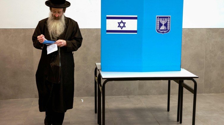 حماس: التعويل على نتائج الانتخابات الاسرائيلية غباء سياسي