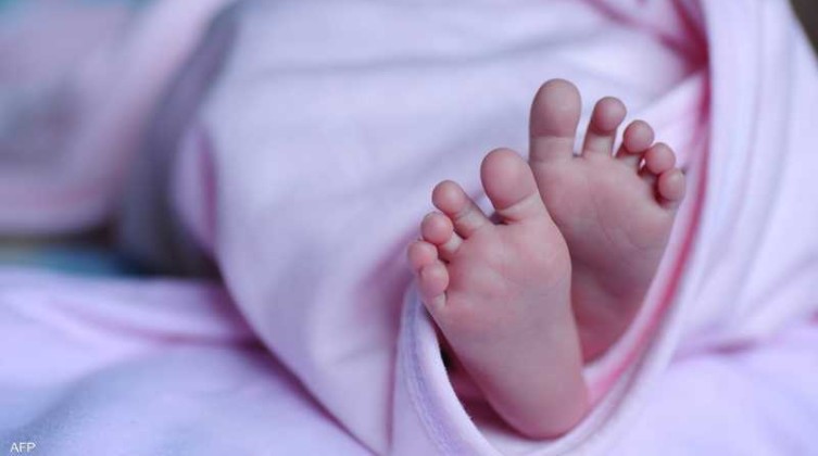 في جريمة شنيعة.. طفلة وُضعت بحقيبة وأُلقيت بالنهر !
