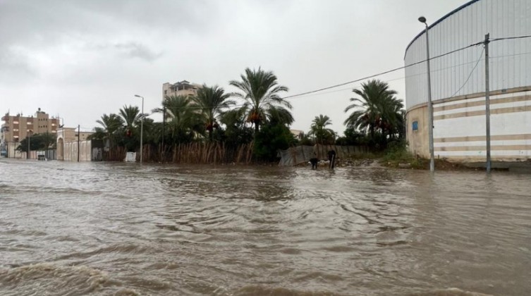 ماذاعلقت بلدية غزة على غرق الشوارع جراء المنخفض الجوي؟
