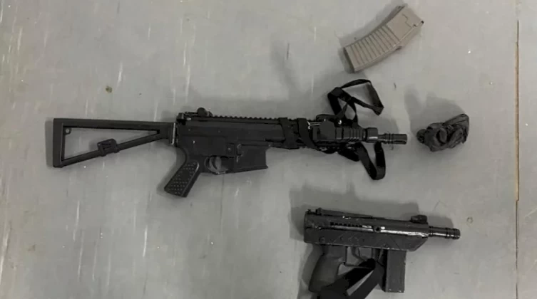 الاحتلال يزعم اعتقال 5 مطلوبين من الضفة ومصادرة بندقيتين