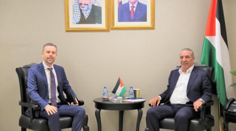 الشيخ يبحث مع ممثل أستراليا لدى فلسطين "آخر المستجدات السياسية"
