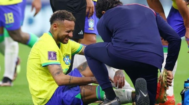 البرازيل تكشف حجم إصابة نيمار وموقفه من استكمال كأس العالم 2022