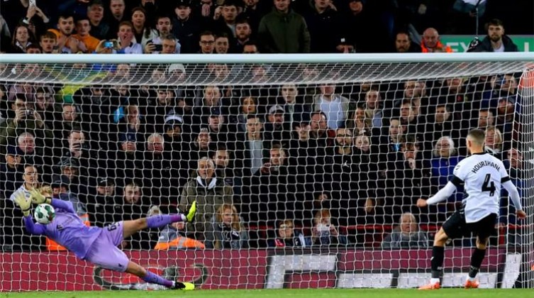 كيلير يقود ليفربول إلى ثمن نهائي كأس الرابطة بالفوز على دربي كاونتي بركلات الترجيح