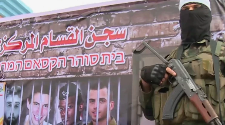 حماس: هناك صفقات لتحرير الأسرى وليست صفقة واحدة