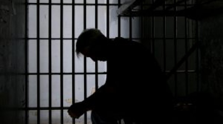 الجنايات الكبرى بغزة تصـدر حكمًا بالسجن المؤبد لأحد أخطر تجار المخدرات