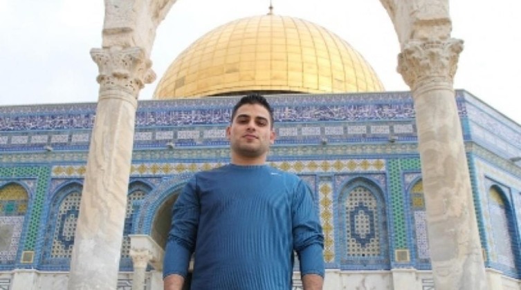 الأسير المقدسي مالك الحداد يعلّق إضرابه عن الطعام